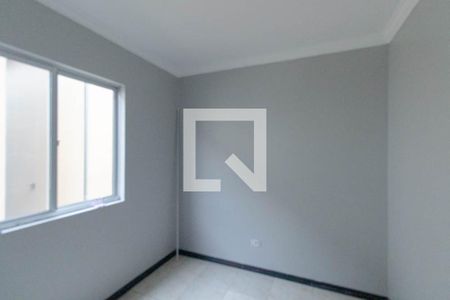 Quarto 2 de apartamento para alugar com 2 quartos, 55m² em Alto Boqueirão, Curitiba