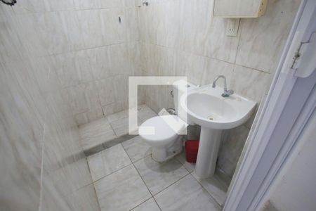 Banheiro de casa de condomínio para alugar com 1 quarto, 50m² em Pechincha, Rio de Janeiro