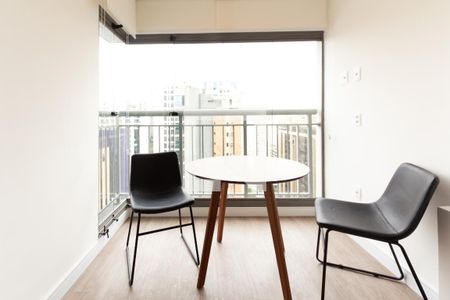 Sala de apartamento para alugar com 2 quartos, 54m² em Moema, São Paulo