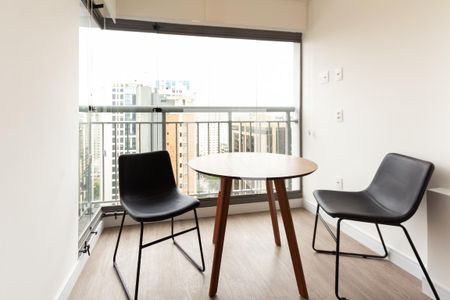 Sala de apartamento para alugar com 2 quartos, 54m² em Moema, São Paulo