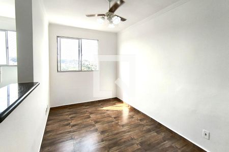 Sala de casa de condomínio para alugar com 2 quartos, 52m² em Recanto Quarto Centenario, Jundiaí