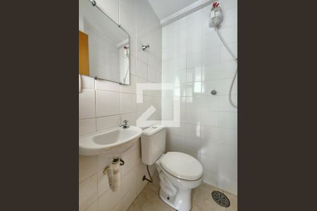 Banheiro de serviço de apartamento à venda com 3 quartos, 120m² em Buritis, Belo Horizonte