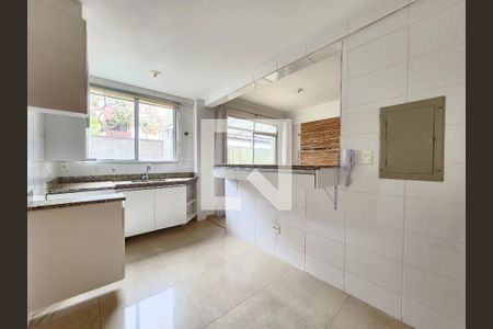 Cozinha de apartamento à venda com 3 quartos, 120m² em Buritis, Belo Horizonte