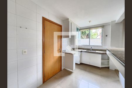 Cozinha de apartamento à venda com 3 quartos, 120m² em Buritis, Belo Horizonte