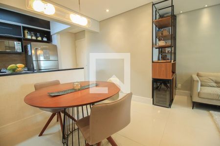 Sala de apartamento à venda com 3 quartos, 75m² em Vila Bertioga, São Paulo