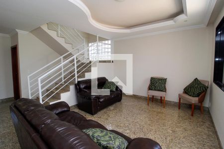 Sala de casa para alugar com 3 quartos, 238m² em Canaa, Belo Horizonte