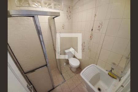 Banheiro de apartamento para alugar com 1 quarto, 36m² em Centro, São Vicente