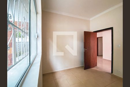 Quarto 1 de casa para alugar com 6 quartos, 300m² em Vila Pirajussara, São Paulo