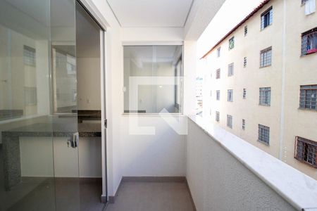 Varanda de apartamento para alugar com 2 quartos, 60m² em Sagrada Família, Belo Horizonte