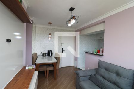 Sala de apartamento para alugar com 2 quartos, 50m² em Jardim Alzira, São Paulo