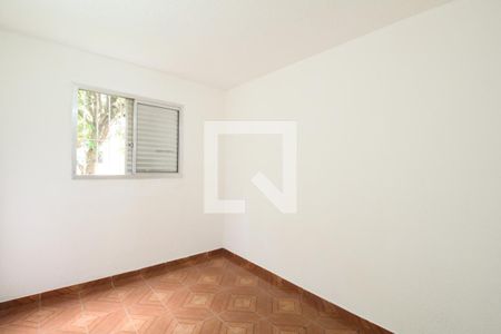 Quarto 1 de apartamento para alugar com 2 quartos, 48m² em Parque Pinheiros, Taboão da Serra