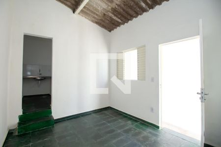 Sala  de casa para alugar com 1 quarto, 50m² em Bonfim, Belo Horizonte