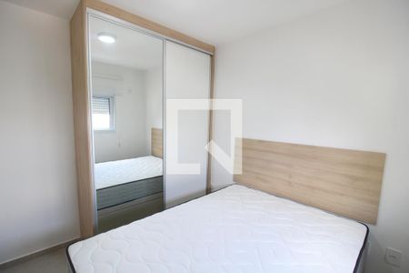 Quarto 1 de apartamento para alugar com 2 quartos, 40m² em Vila Paulicéia, São Paulo