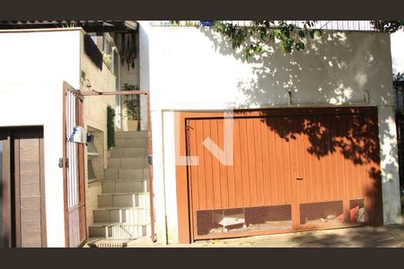 Fachada de casa à venda com 2 quartos, 150m² em Morro Santana, Porto Alegre