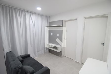 Sala / Cozinha de apartamento para alugar com 2 quartos, 40m² em Vila Paulicéia, São Paulo