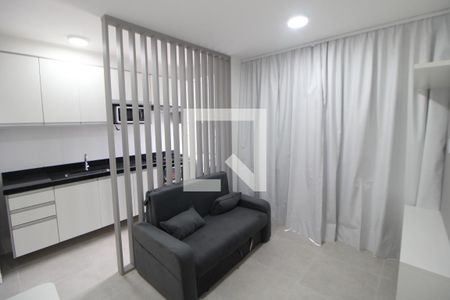 Sala / Cozinha de apartamento para alugar com 2 quartos, 40m² em Vila Paulicéia, São Paulo