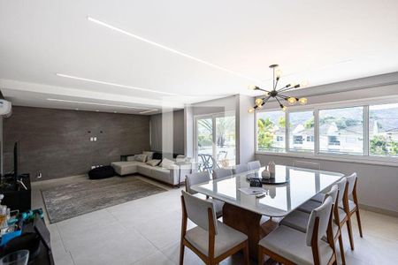 Casa à venda com 4 quartos, 334m² em Maravista, Niterói