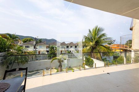 Casa à venda com 4 quartos, 334m² em Maravista, Niterói