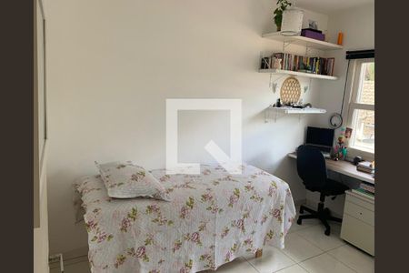 Casa à venda com 130m², 2 quartos e 1 vagaFoto 01