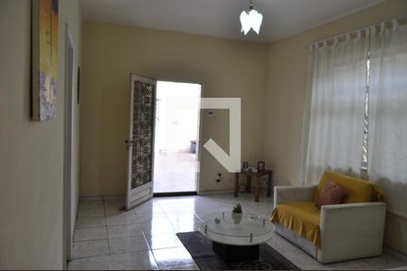 Sala de casa para alugar com 3 quartos, 500m² em Inhaúma, Rio de Janeiro