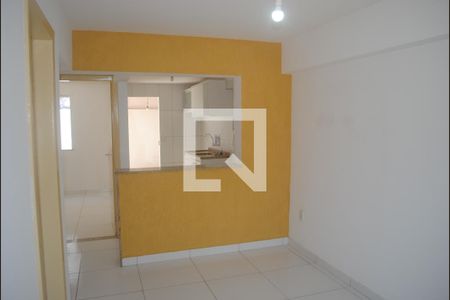 Sala de casa de condomínio para alugar com 2 quartos, 60m² em Stella Maris, Salvador