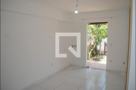 Sala de casa de condomínio para alugar com 2 quartos, 60m² em Stella Maris, Salvador