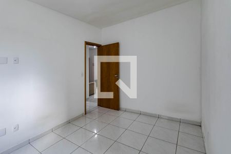 Quarto de casa de condomínio para alugar com 2 quartos, 65m² em Vila São Paulo, Mogi das Cruzes