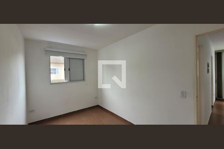 Quarto 1 de apartamento para alugar com 3 quartos, 57m² em Vila Miranda, Itaquaquecetuba