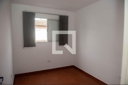 Quarto 2 de apartamento para alugar com 3 quartos, 57m² em Vila Miranda, Itaquaquecetuba