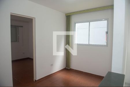 Sala de apartamento para alugar com 3 quartos, 57m² em Vila Miranda, Itaquaquecetuba