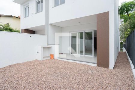 Casa à venda com 284m², 3 quartos e 4 vagas Casa à venda com 284m², 3 quartos e 4 vagasQuintal