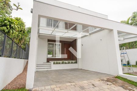 Casa à venda com 284m², 3 quartos e 4 vagas Casa à venda com 284m², 3 quartos e 4 vagasFachada