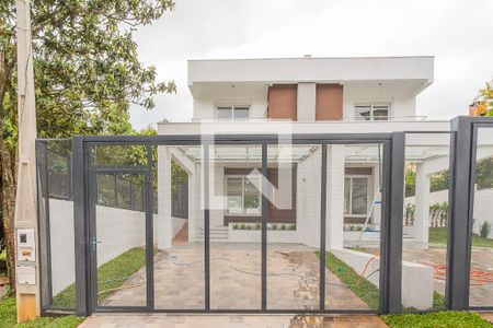 Casa à venda com 284m², 3 quartos e 4 vagas Casa à venda com 284m², 3 quartos e 4 vagasFachada