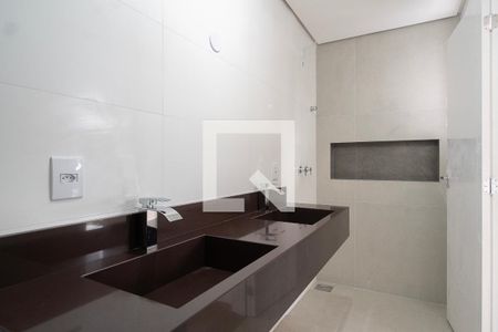 Casa à venda com 284m², 3 quartos e 4 vagas Casa à venda com 284m², 3 quartos e 4 vagasBanheiro da Suíte