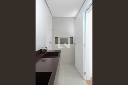 Casa à venda com 284m², 3 quartos e 4 vagas Casa à venda com 284m², 3 quartos e 4 vagasBanheiro da Suíte