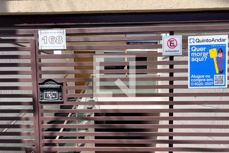 Casa à venda com 141m², 3 quartos e 3 vagas Casa à venda com 141m², 3 quartos e 3 vagasPlaca