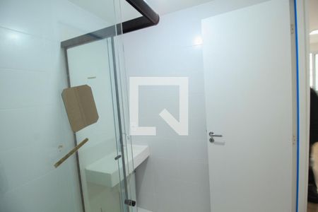 Banheiro de apartamento para alugar com 1 quarto, 27m² em Brás, São Paulo