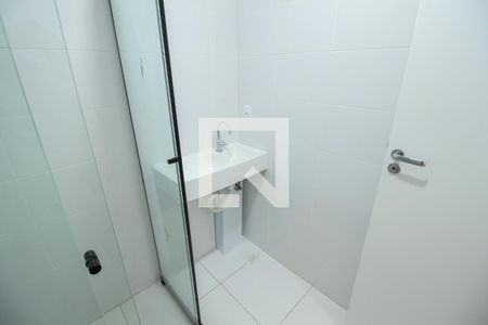 Banheiro de apartamento para alugar com 1 quarto, 27m² em Brás, São Paulo