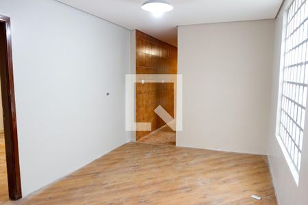 sala de casa para alugar com 3 quartos, 200m² em Umuarama, Osasco