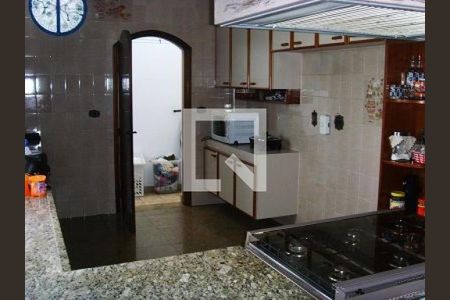 Casa à venda com 4 quartos, 400m² em Vila Baruel, São Paulo