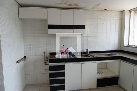 Cozinha de casa à venda com 4 quartos, 180m² em Europa, Contagem