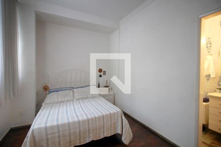 Suíte de apartamento à venda com 4 quartos, 260m² em Santo Antônio, Belo Horizonte