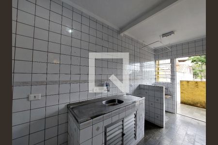 Cozinha de casa para alugar com 1 quarto, 12m² em Jardim Lallo, São Paulo