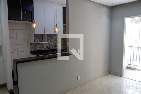 sala de apartamento para alugar com 2 quartos, 57m² em Umuarama, Osasco