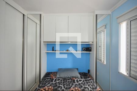 Quarto 1 de apartamento para alugar com 2 quartos, 57m² em Parque Pinheiros, Taboão da Serra