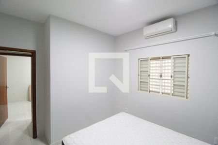 Quarto 1 de casa para alugar com 3 quartos, 250m² em Granada, Uberlândia