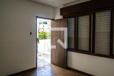 Sala de casa à venda com 4 quartos, 200m² em Medianeira, Porto Alegre