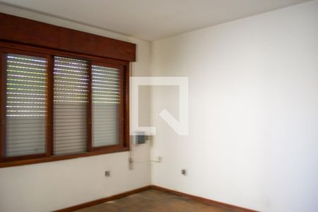 Sala de casa à venda com 4 quartos, 200m² em Medianeira, Porto Alegre