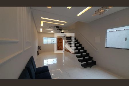 Casa para alugar com 142m², 3 quartos e 2 vagasSala