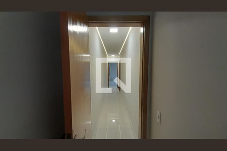 Corredor dos Quartos de casa para alugar com 3 quartos, 142m² em Guilhermina, Praia Grande